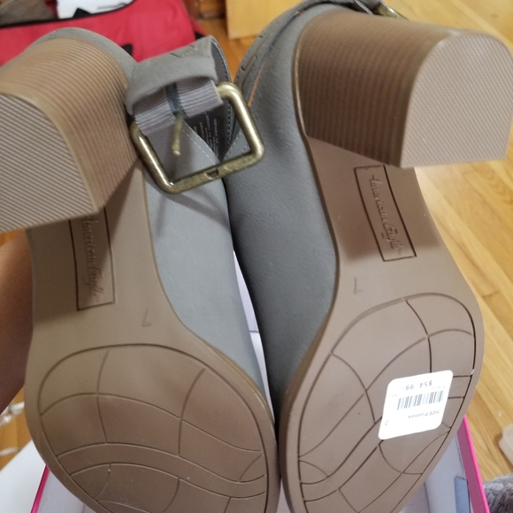 Booties - Picture 4 of 4